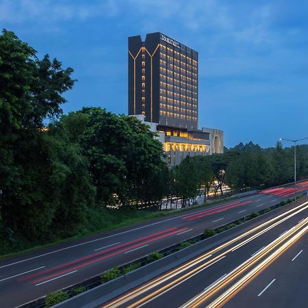 Doubletree By Hilton Jakarta Bintaro Jaya Serpong Bagian luar foto