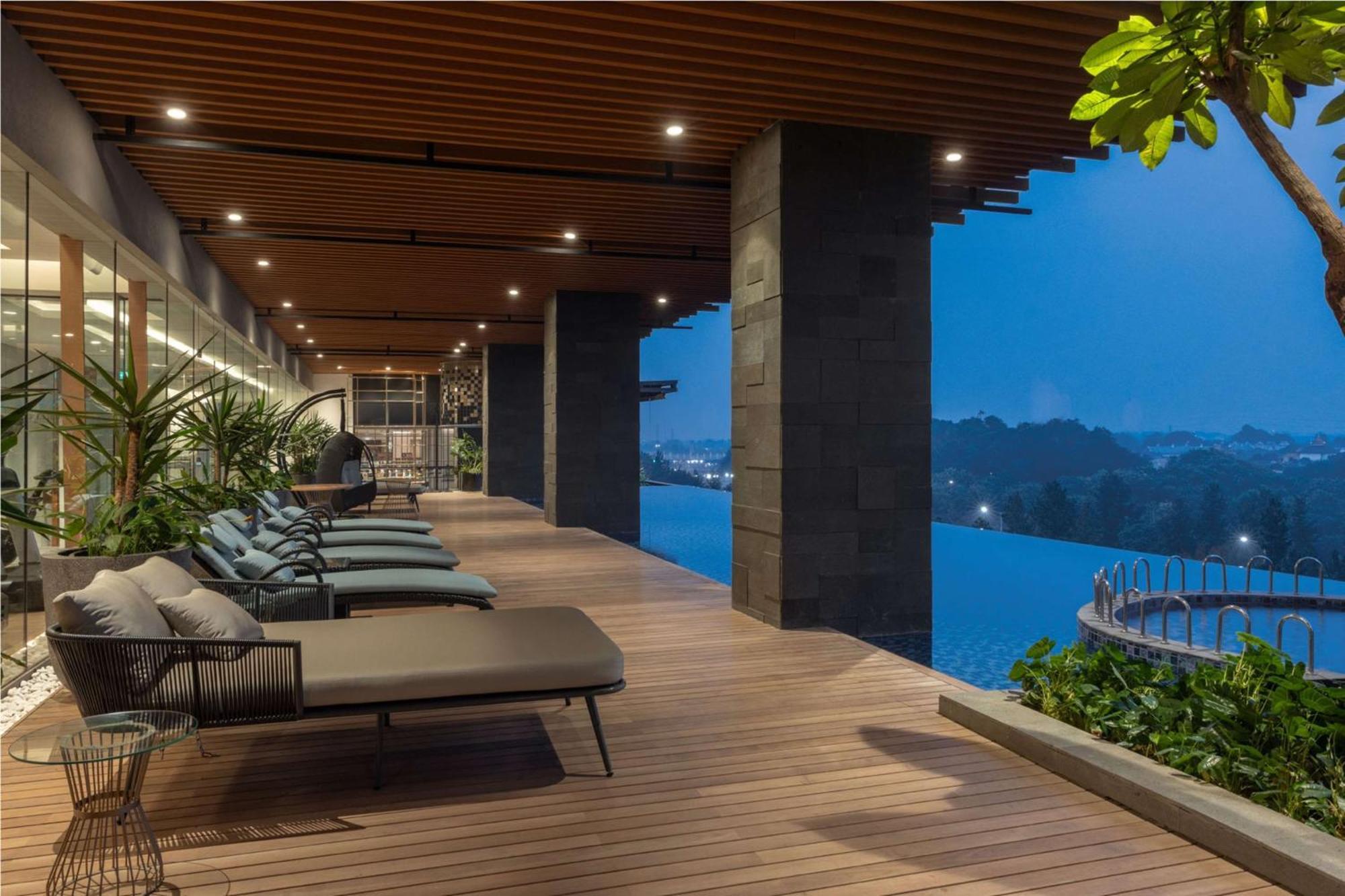 Doubletree By Hilton Jakarta Bintaro Jaya Serpong Bagian luar foto