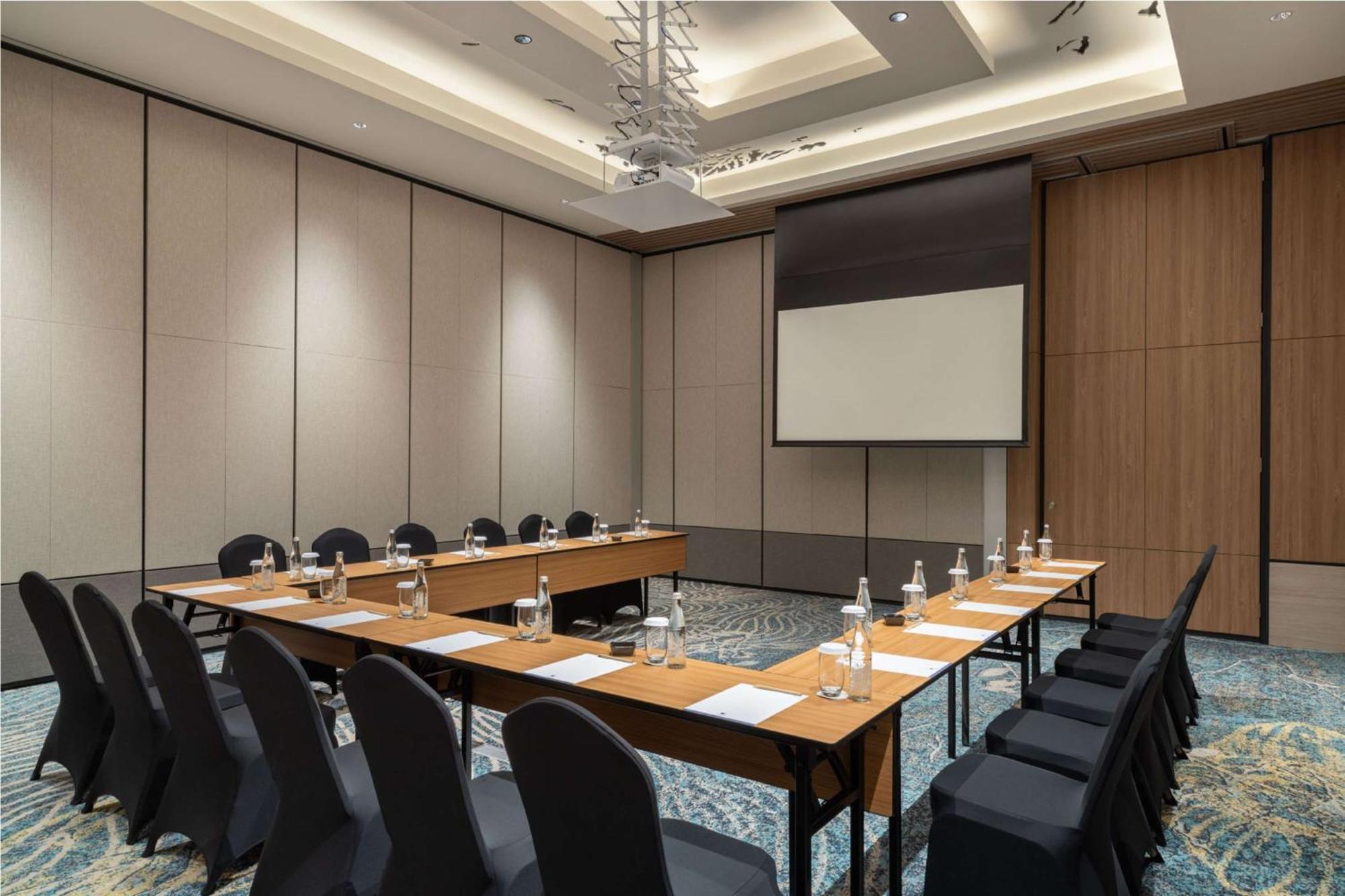 Doubletree By Hilton Jakarta Bintaro Jaya Serpong Bagian luar foto