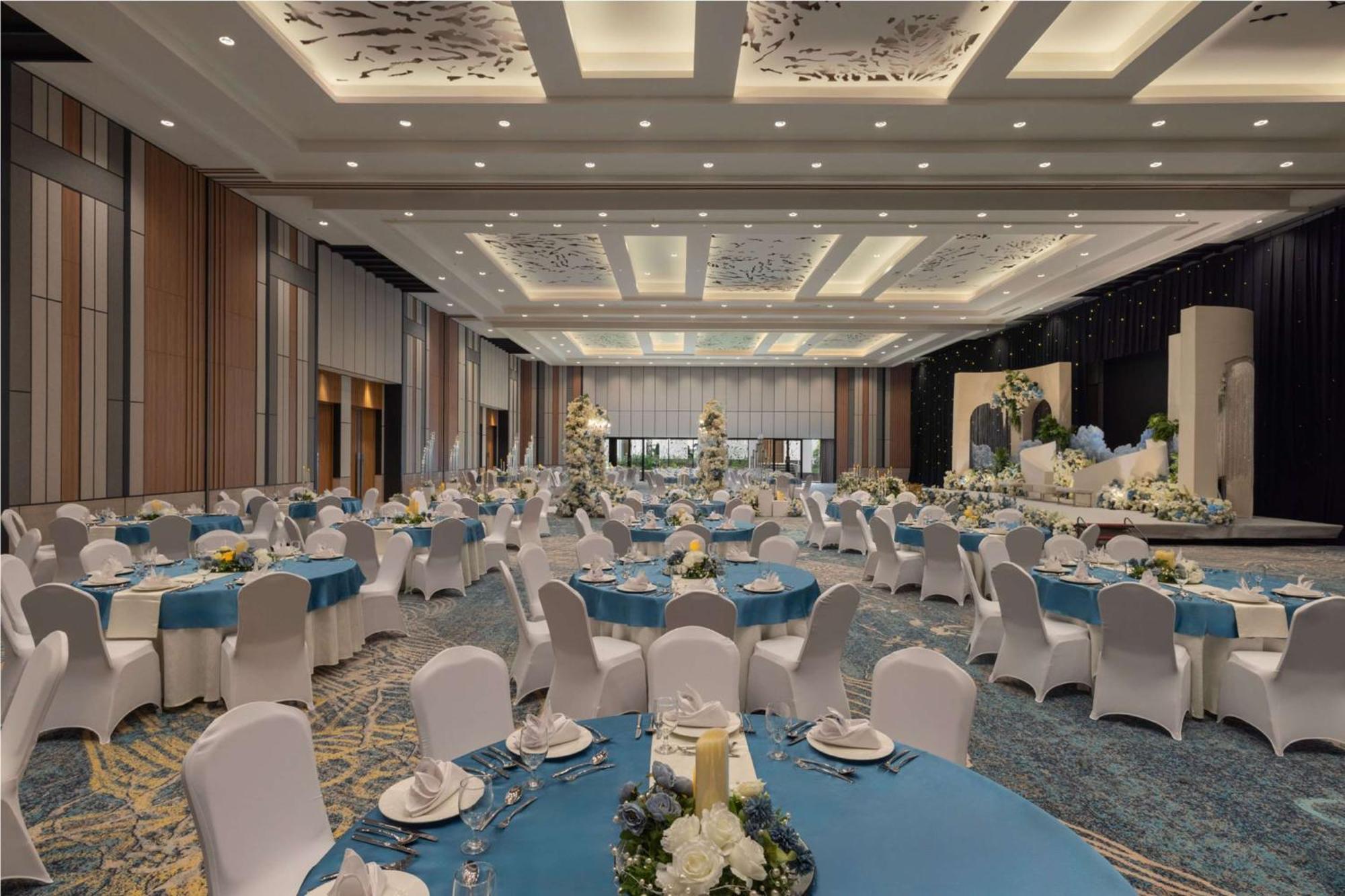 Doubletree By Hilton Jakarta Bintaro Jaya Serpong Bagian luar foto