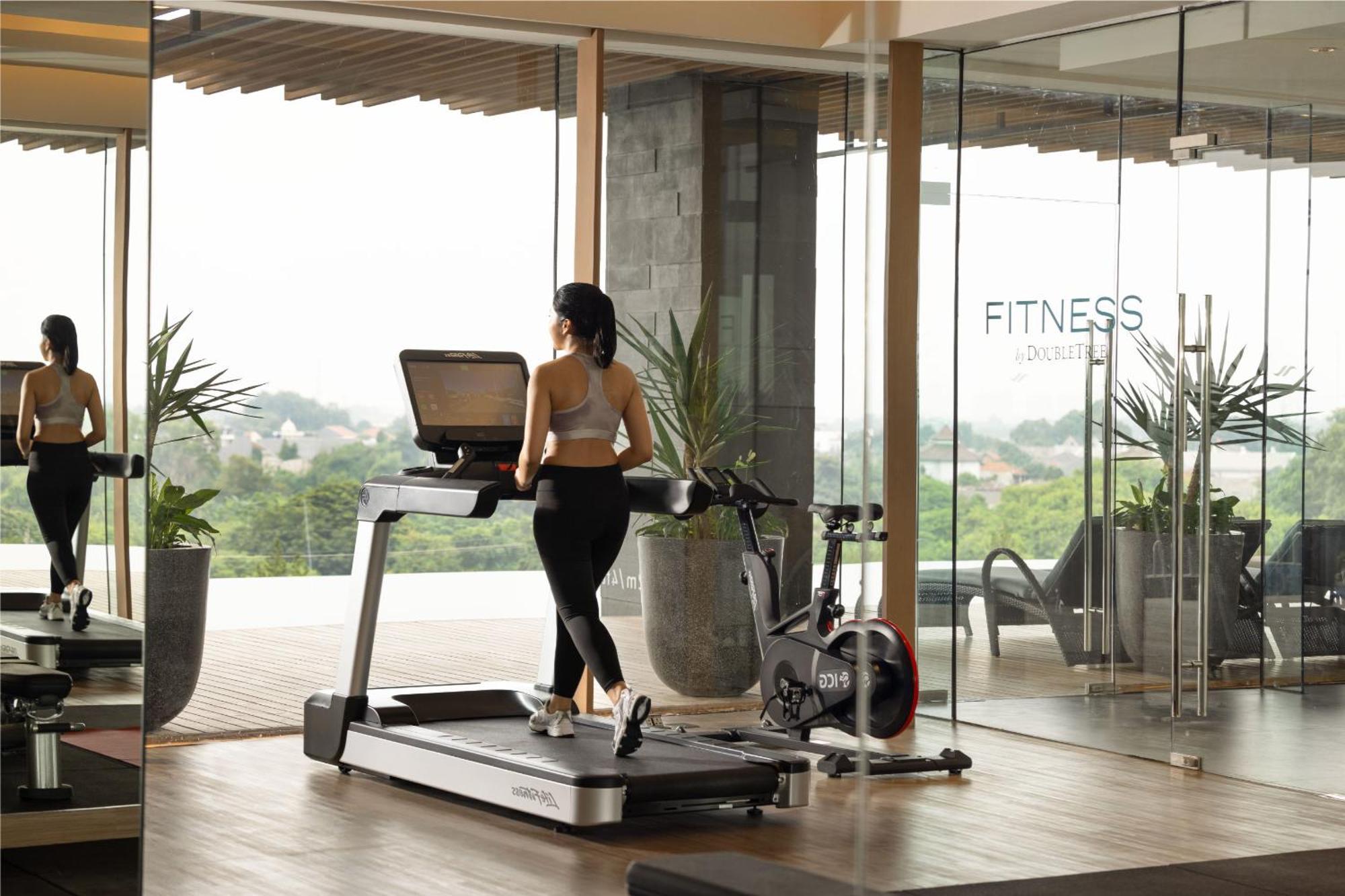 Doubletree By Hilton Jakarta Bintaro Jaya Serpong Bagian luar foto